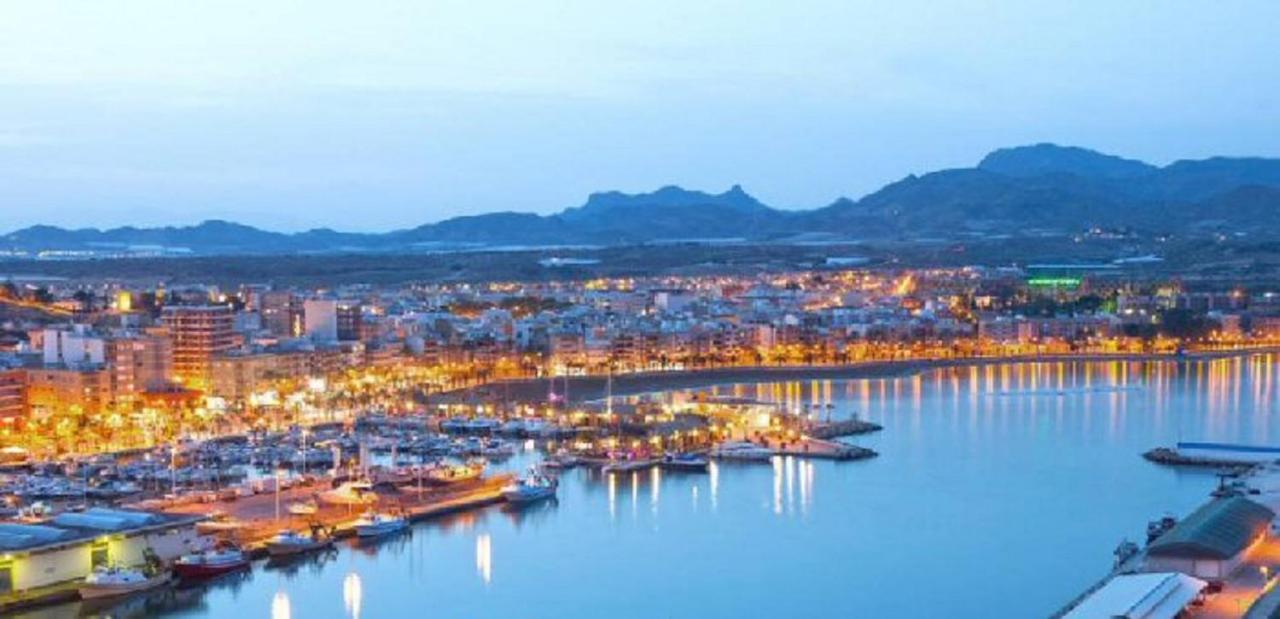 Puerto De Mazarron Large House With Roof Terrace & Sea Views-5 Guests Have 3 Bedrooms & 1 To 4 Guests Have 2 Bedrooms Bagian luar foto